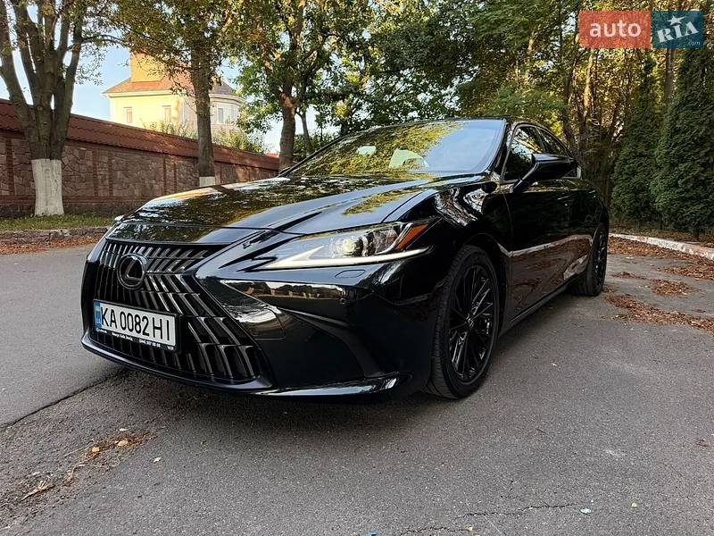 Lexus ES