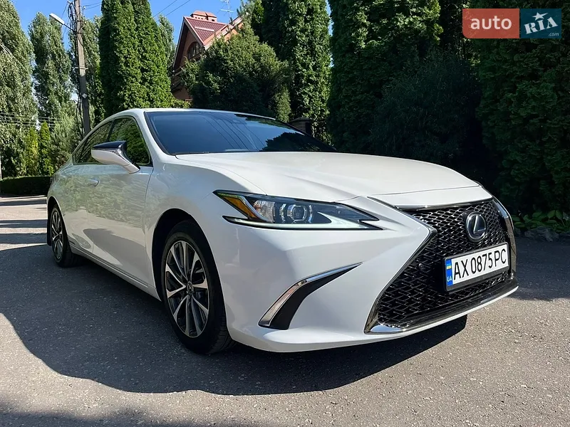 Lexus ES 2022