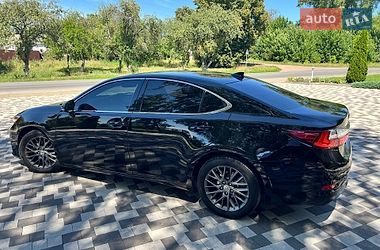 Седан Lexus ES 2018 в Чернігові