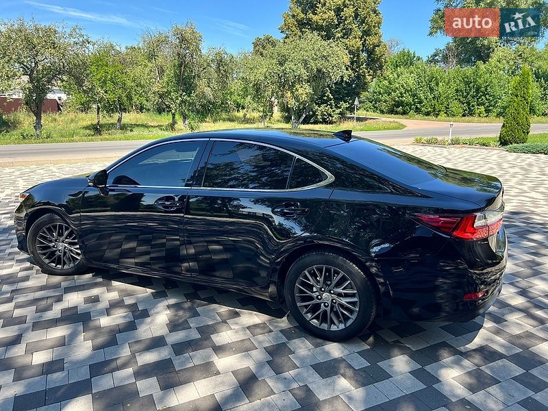 Седан Lexus ES 2018 в Чернігові