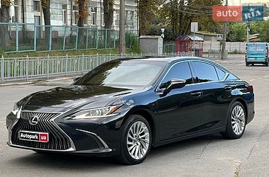 Седан Lexus ES 2019 в Киеве
