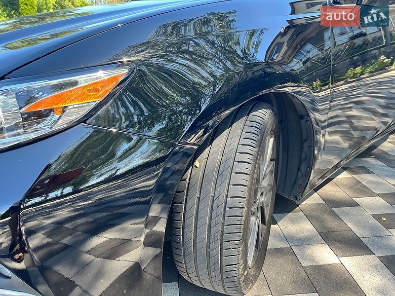 Седан Lexus ES 2018 в Чернігові