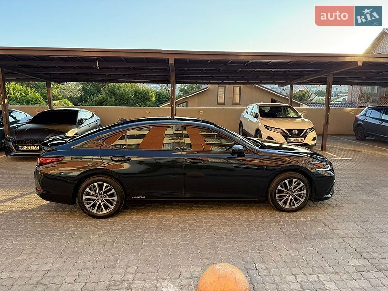 Седан Lexus ES 2022 в Одессе