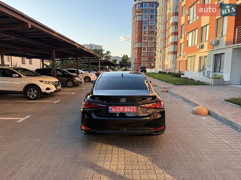 Седан Lexus ES 2022 в Одессе