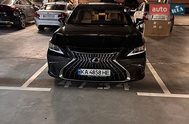 Lexus ES  2024
