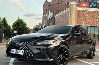 Седан Lexus ES 2021 в Києві