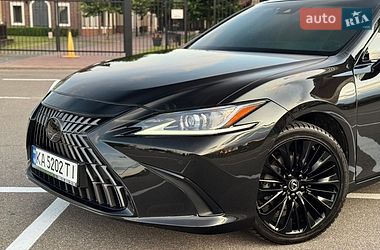 Седан Lexus ES 2021 в Києві