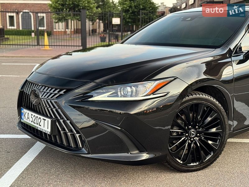 Седан Lexus ES 2021 в Києві