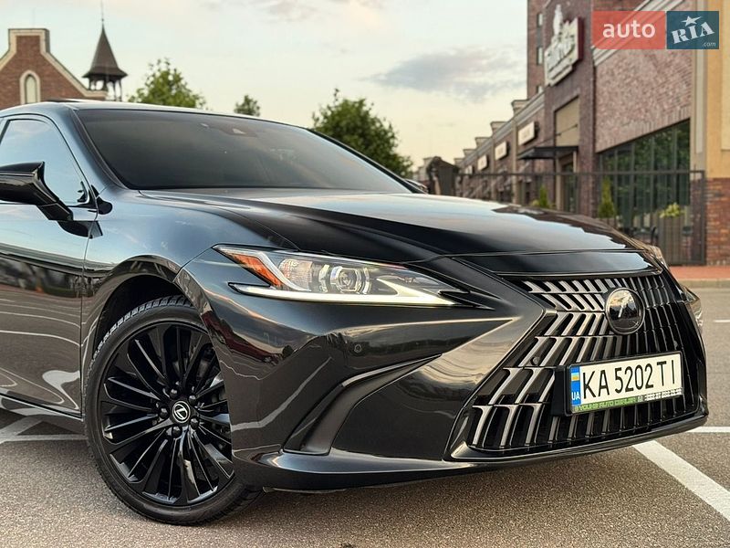 Седан Lexus ES 2021 в Києві