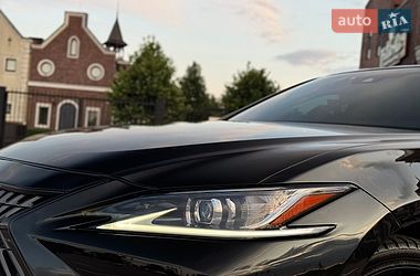 Седан Lexus ES 2021 в Києві