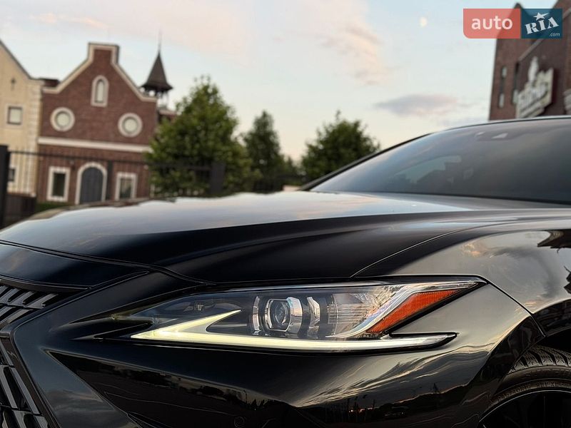 Седан Lexus ES 2021 в Києві