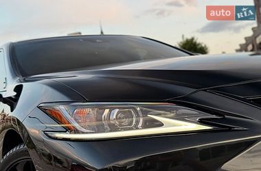 Седан Lexus ES 2021 в Києві