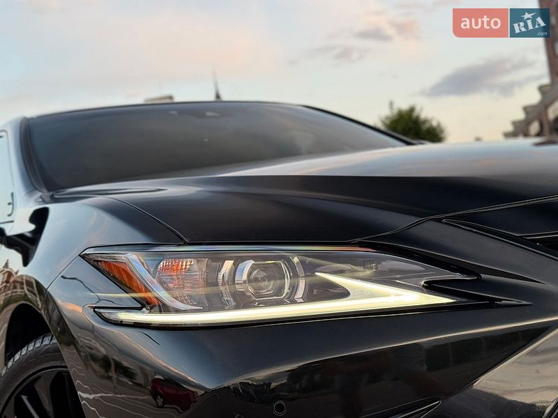 Седан Lexus ES 2021 в Києві