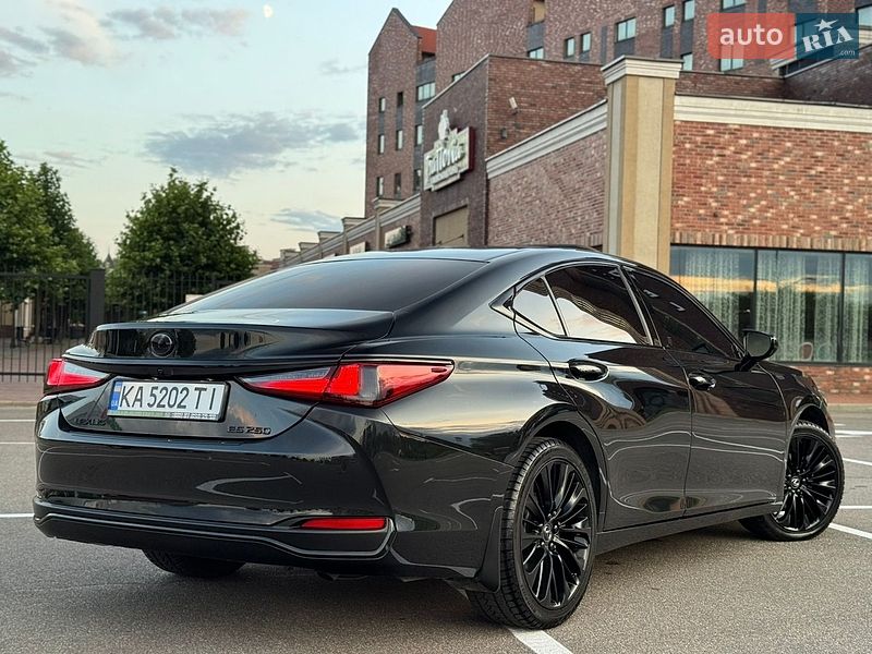 Седан Lexus ES 2021 в Києві