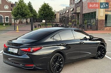 Седан Lexus ES 2021 в Києві