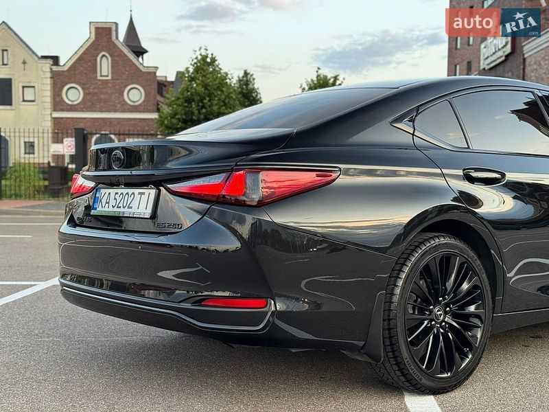 Седан Lexus ES 2021 в Києві