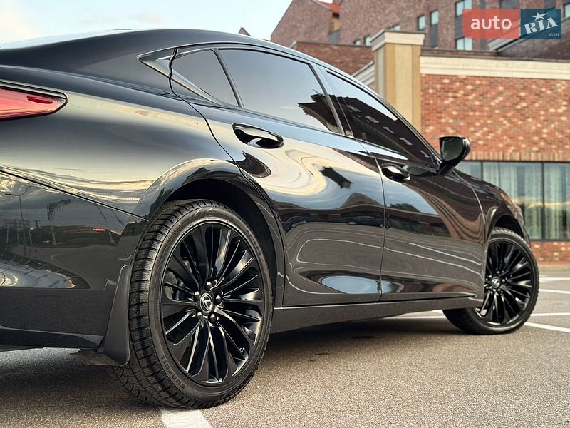 Седан Lexus ES 2021 в Києві