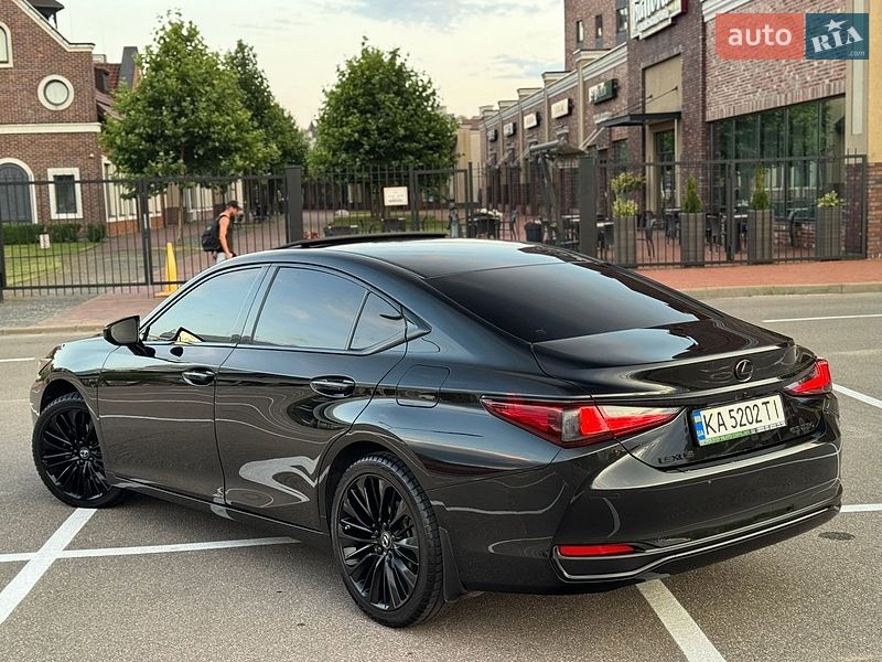 Седан Lexus ES 2021 в Києві
