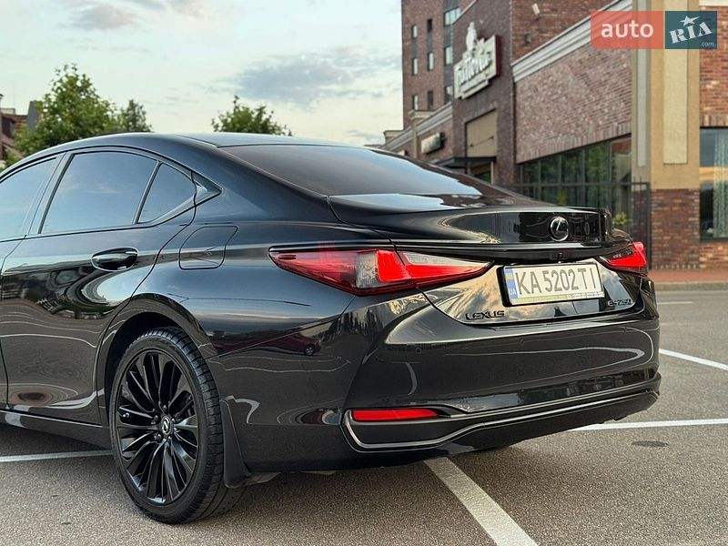 Седан Lexus ES 2021 в Києві