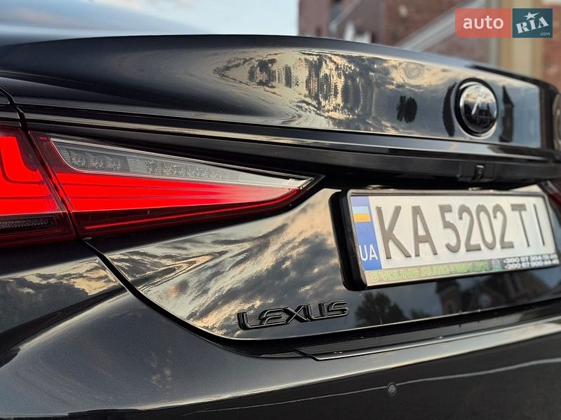 Седан Lexus ES 2021 в Києві