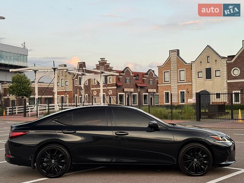 Седан Lexus ES 2021 в Києві