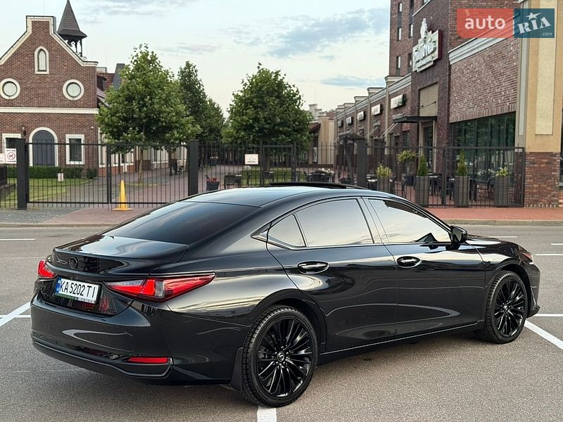 Седан Lexus ES 2021 в Києві