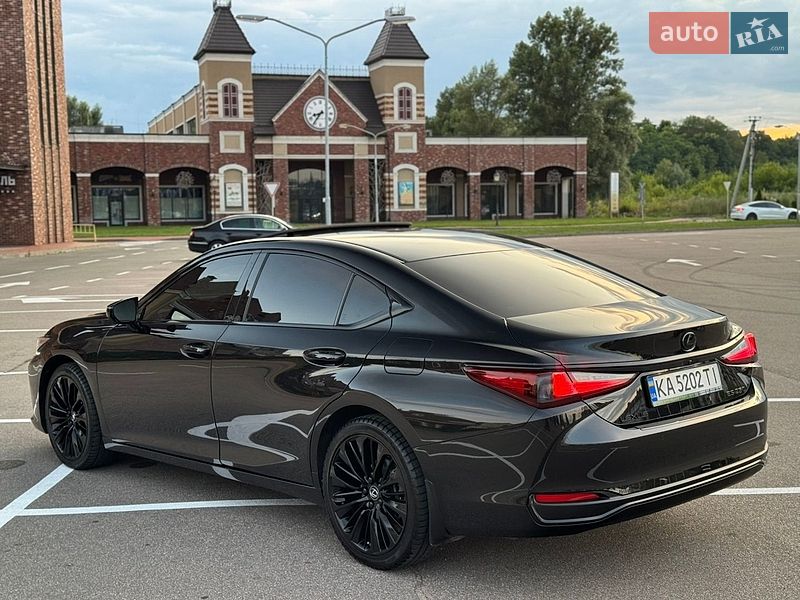 Седан Lexus ES 2021 в Києві