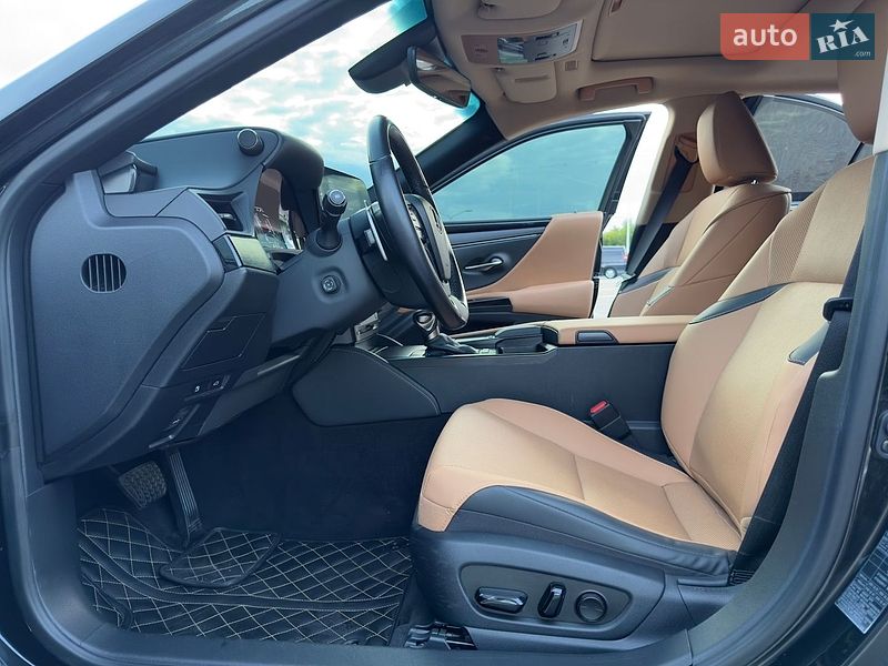 Седан Lexus ES 2021 в Києві