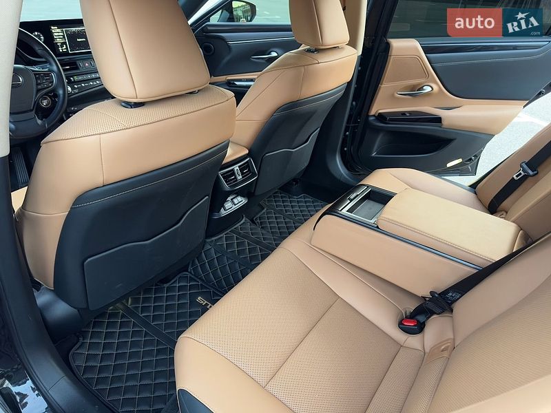 Седан Lexus ES 2021 в Києві