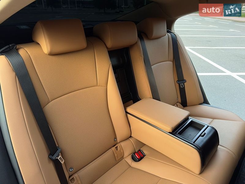 Седан Lexus ES 2021 в Києві