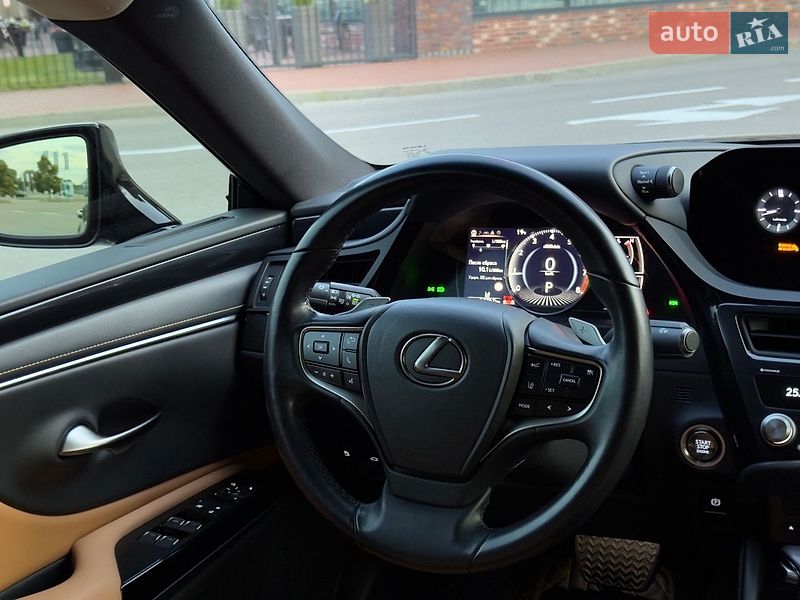 Седан Lexus ES 2021 в Києві