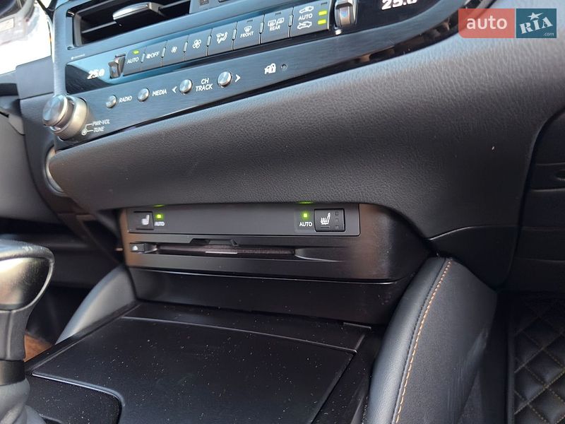 Седан Lexus ES 2021 в Києві
