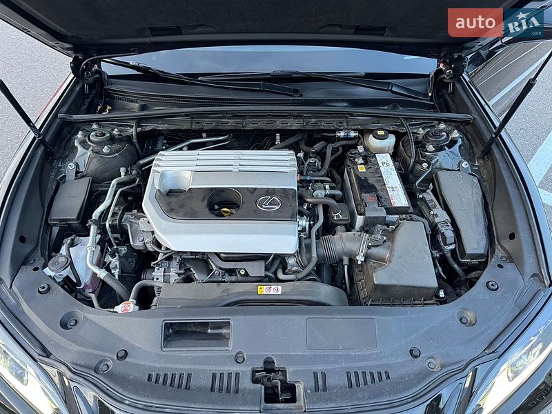 Седан Lexus ES 2021 в Києві
