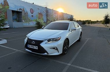 Lexus ES  2017
