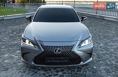 Седан Lexus ES 2019 в Дніпрі