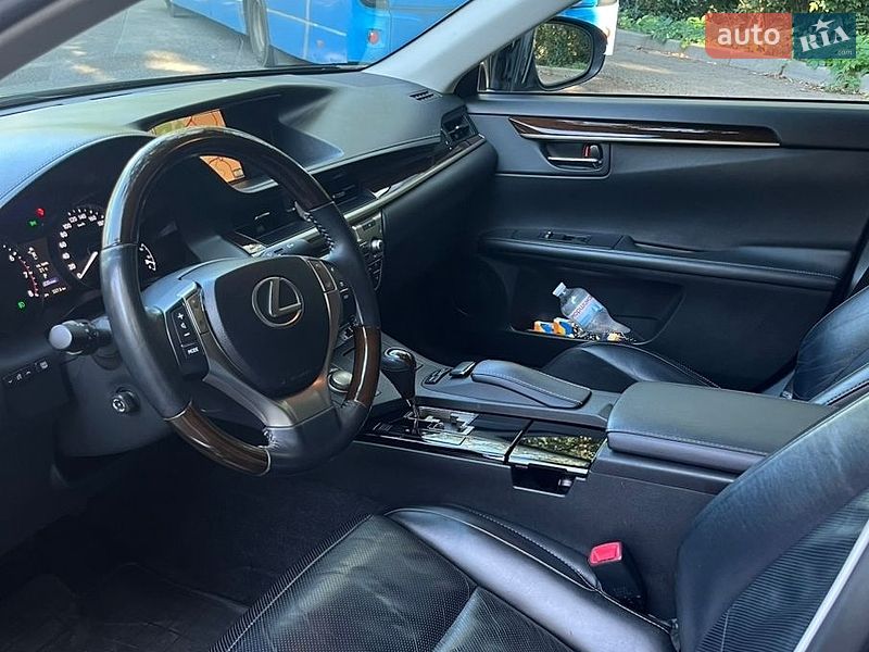 Седан Lexus ES 2014 в Харькове
