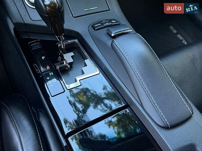 Седан Lexus ES 2014 в Харькове