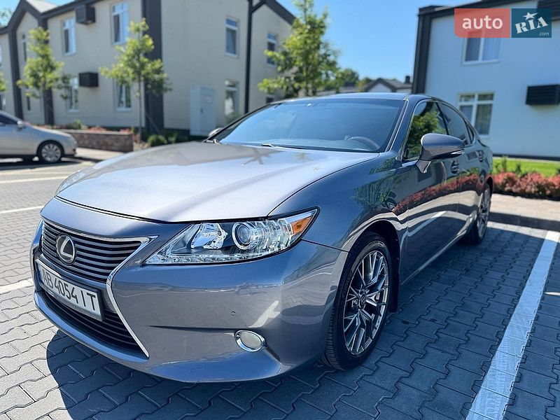 Седан Lexus ES 2015 в Києві фото Седан Lexus ES 2015 в Києві