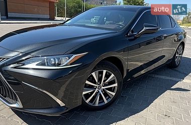 Lexus ES  2019