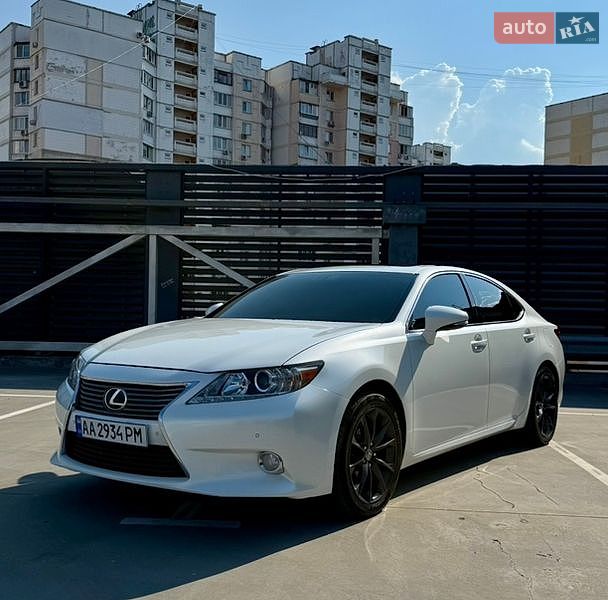 Седан Lexus ES 2012 в Києві