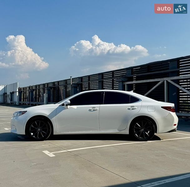 Седан Lexus ES 2012 в Києві