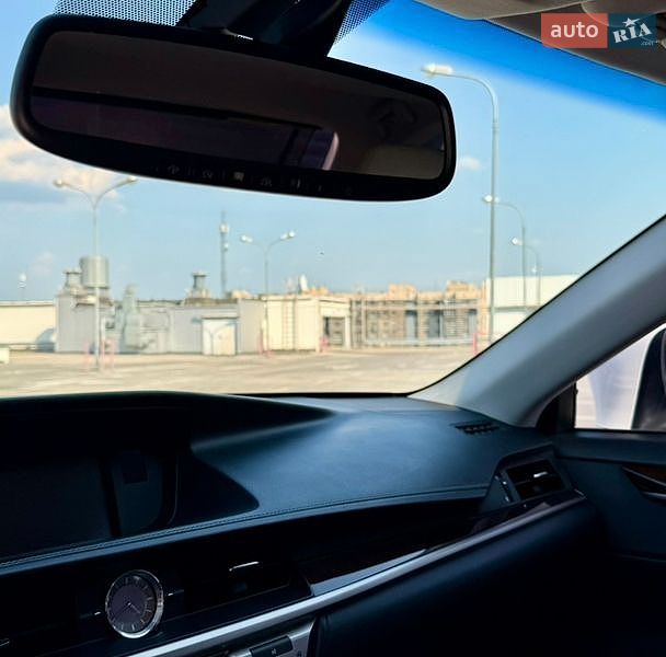 Седан Lexus ES 2012 в Києві