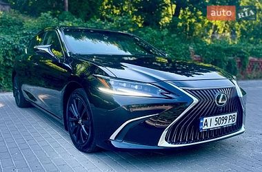 Lexus ES  2019