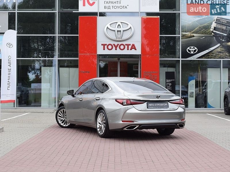 Седан Lexus ES 2021 в Житомирі