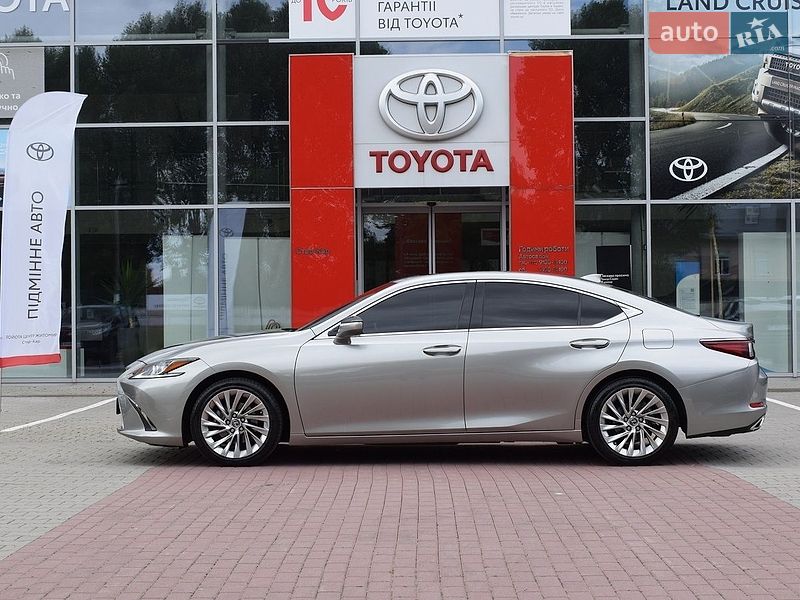 Седан Lexus ES 2021 в Житомирі