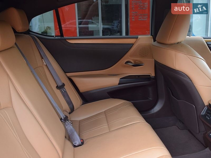 Седан Lexus ES 2021 в Житомирі