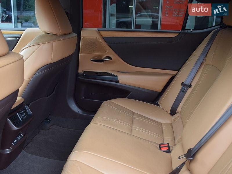 Седан Lexus ES 2021 в Житомирі