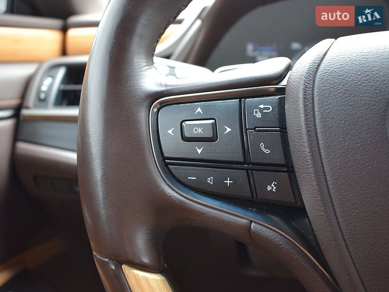 Седан Lexus ES 2021 в Житомирі