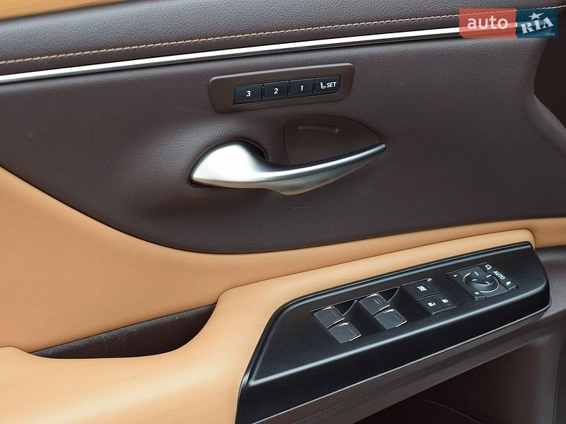 Седан Lexus ES 2021 в Житомирі