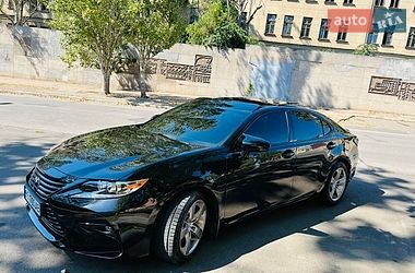 Lexus ES  2017